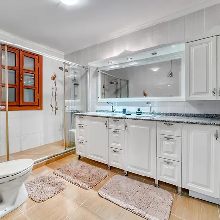 Two Seas 阿拉尼亚